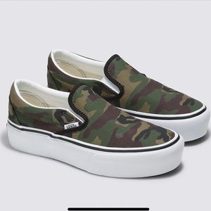 Vans. Custom Platform Camo. Women’s size 8.5/Men’s size 7.